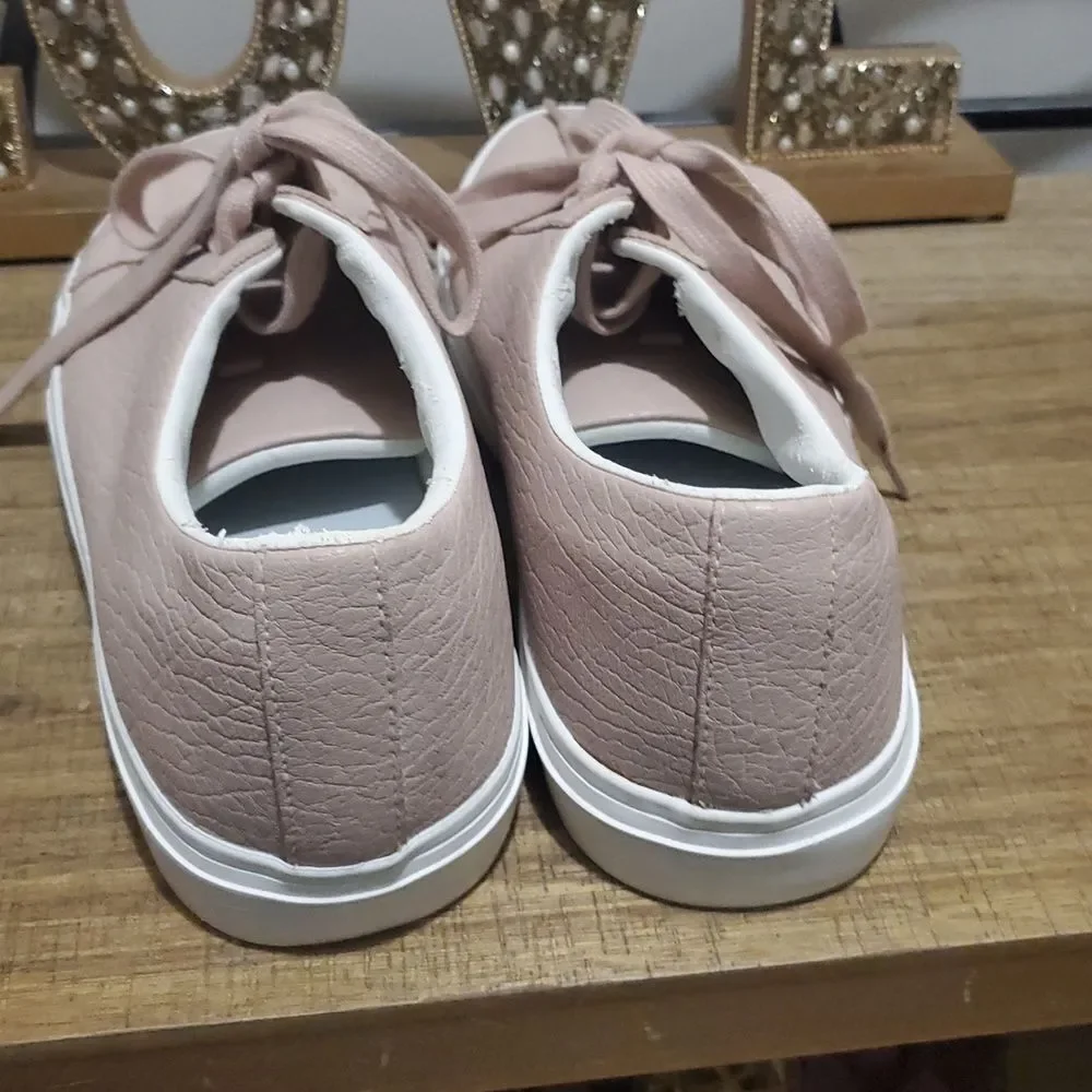 Zara Man Low Top Sneakers Mens 9 Blush Pink Textured Faux Leather Lace Up Shoes